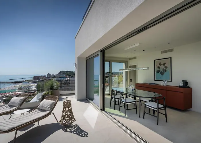 Opera Suite Hotel Pesaro